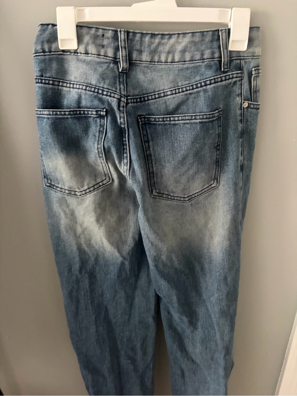 Fashion Nova Light Blue Washed Back-Pocket Jeans